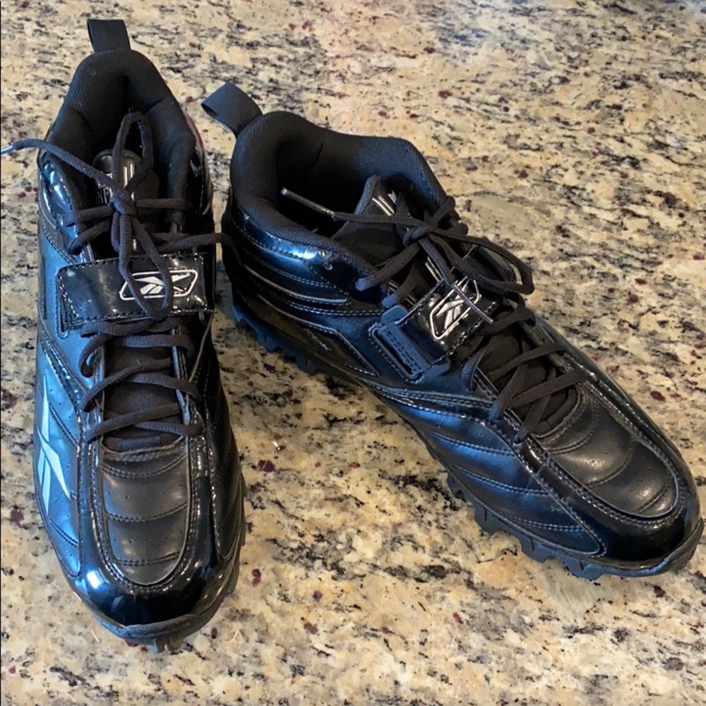 Men’s Gently Used NFL Reebok Cleat Style Sneakers